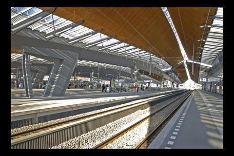 Amsterdam Bijlmer Arena Station by Grimshaw/ARCADIS Architecten (c) Mark Humphreys